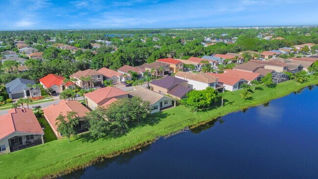 Foto del edificio - 1863 SW Jamesport Dr