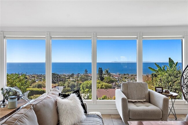 Foto del edificio - 875 Coast View Dr