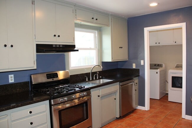 Building Photo - 3460 Marjorie Way