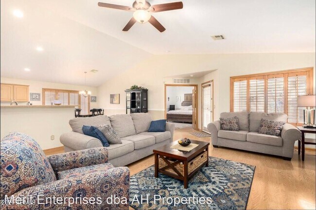 Foto del edificio - 3 br, 2 bath House - 15842 W CARMEN DR