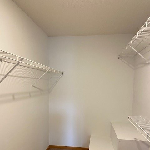 Walk-in Closet - 647 Mariner Way