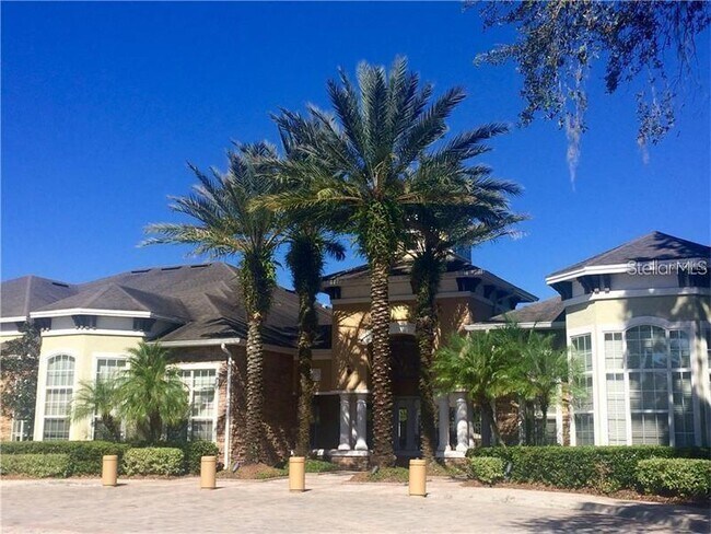 Foto del edificio - 10205 Courtney Palms Blvd