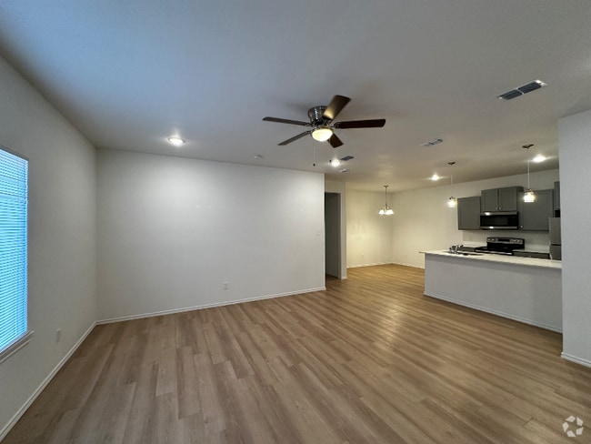 Building Photo - 5545 Itasca St