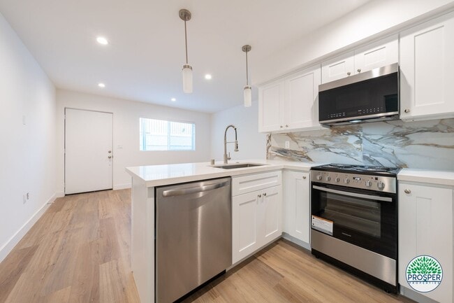 Interior Photo - 2236-2240 Penmar Avenue