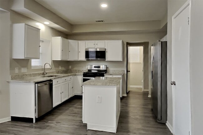 Foto del edificio - 12623 Duchess Ln