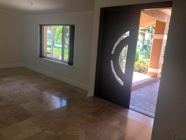 Foto del edificio - 8649 NW 57th Ct