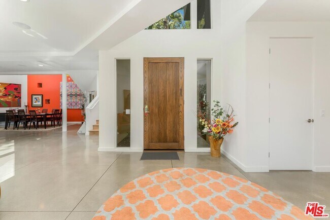 Foto del edificio - 16096 Valley Meadow Pl