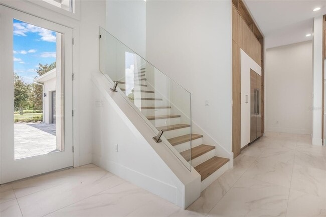 Building Photo - 16110 Pendio Dr