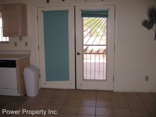 Building Photo - 2184 N Saddlewood Ranch Dr