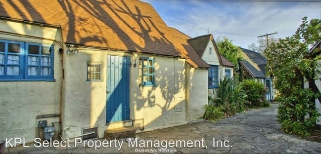 Building Photo - 4350 Beverly Blvd