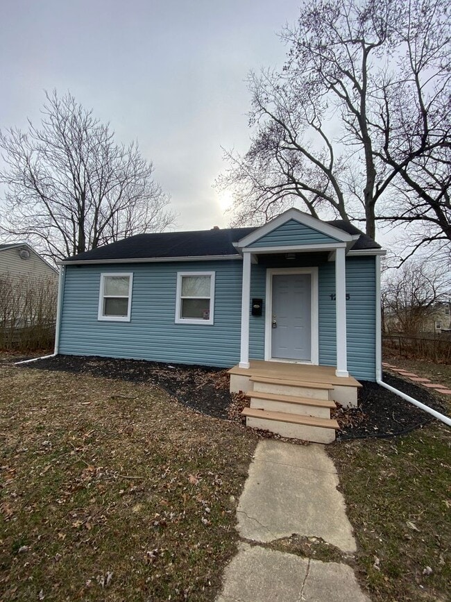 Building Photo - 1205 E 23rd Ave