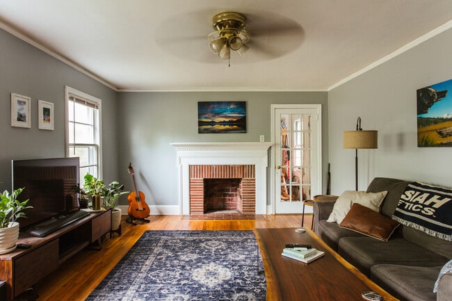 Building Photo - 365 Holman Ave