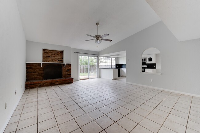 Building Photo - 15702 Mendocino Dr