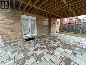 Building Photo - 70 Juglans Crescent