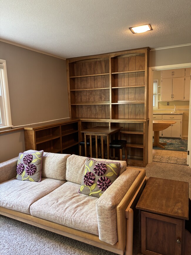 Building Photo - 1312 6th St SW