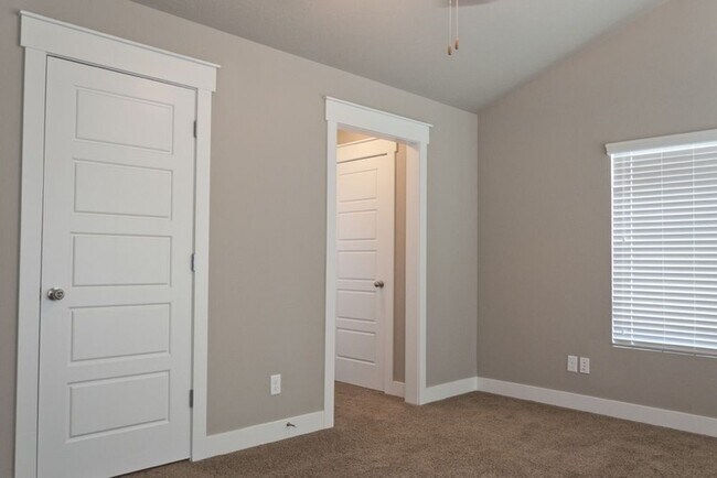 Foto del edificio - 13276 Long Creek Ln