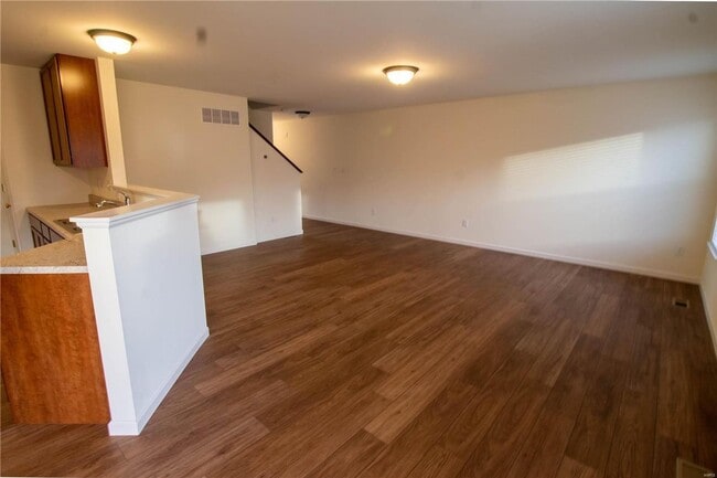 Foto del edificio - 3 bedroom, 2.5 bath, 2 car garage, 2 story...