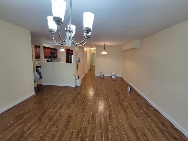 Building Photo - 2087 E 56th St