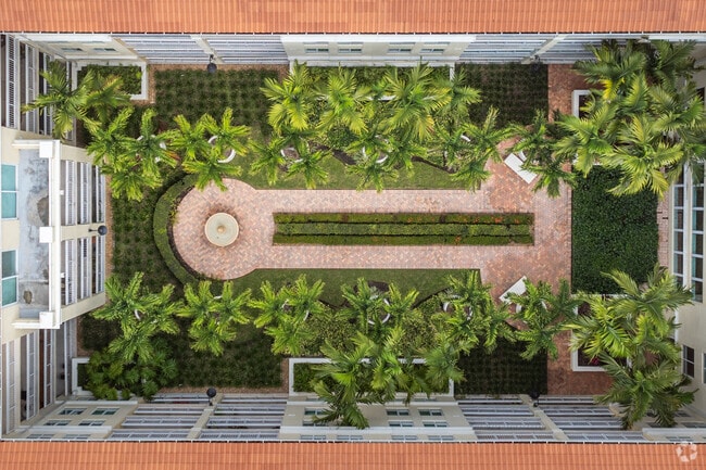 Building Photo - Toscano Condo