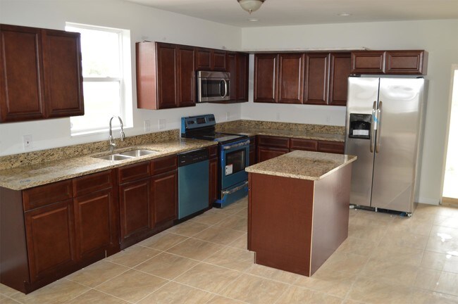 Building Photo - 2111 Oak Chace Ct