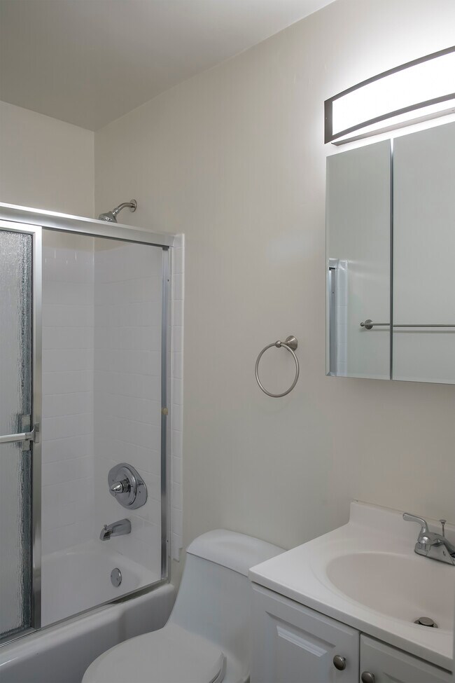 Foto del edificio - 833 W Foothill Blvd