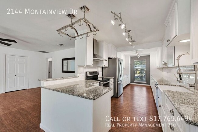 Building Photo - 2144 Mountainview Dr