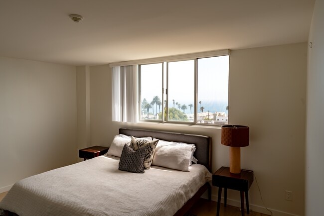 Building Photo - San Vicente Tower