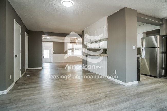 Building Photo - 504 N Dogwood St