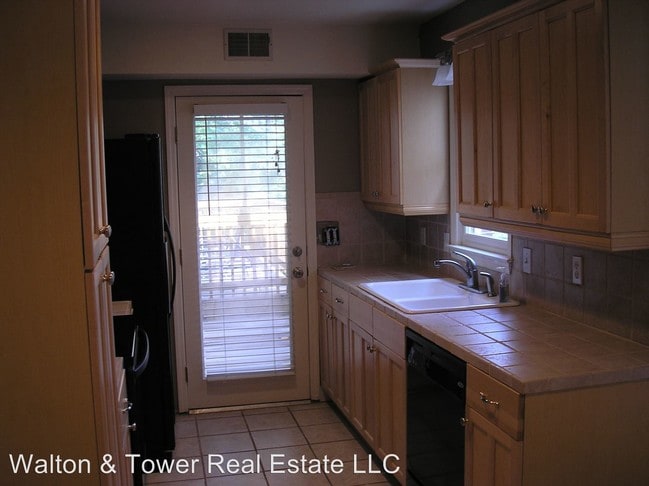 Building Photo - 4857 Riverwood Pl
