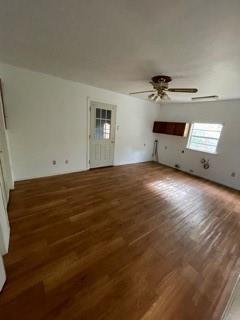 Building Photo - 2041 Meander St