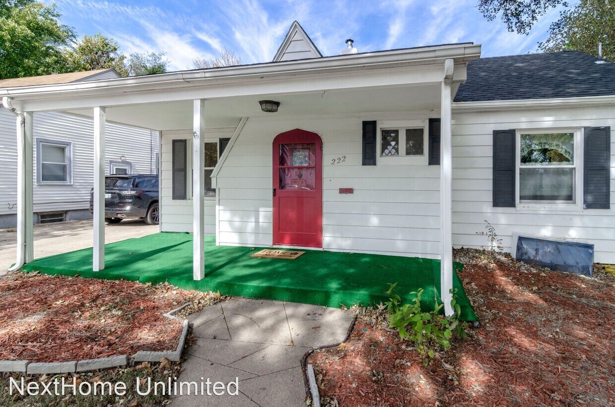 Foto principal - 3 br, 1.5 bath House - 222 W Spruce St.