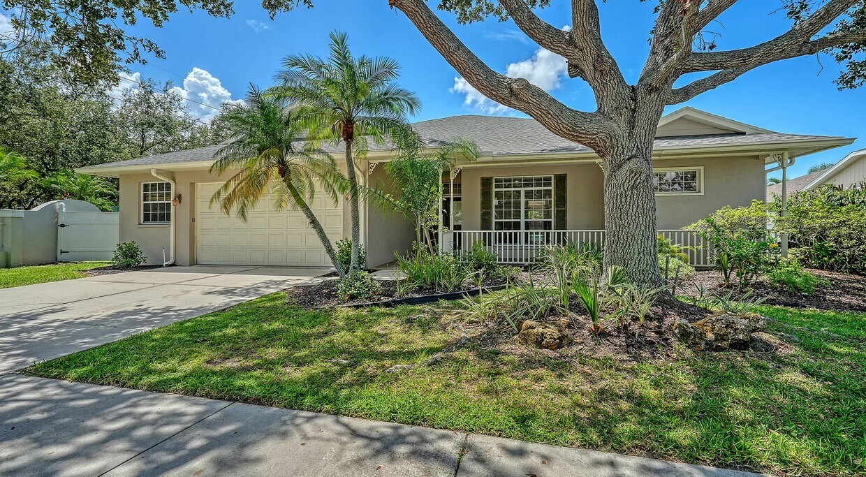 Primary Photo - Beautifully updated Family Home by Rivervi...