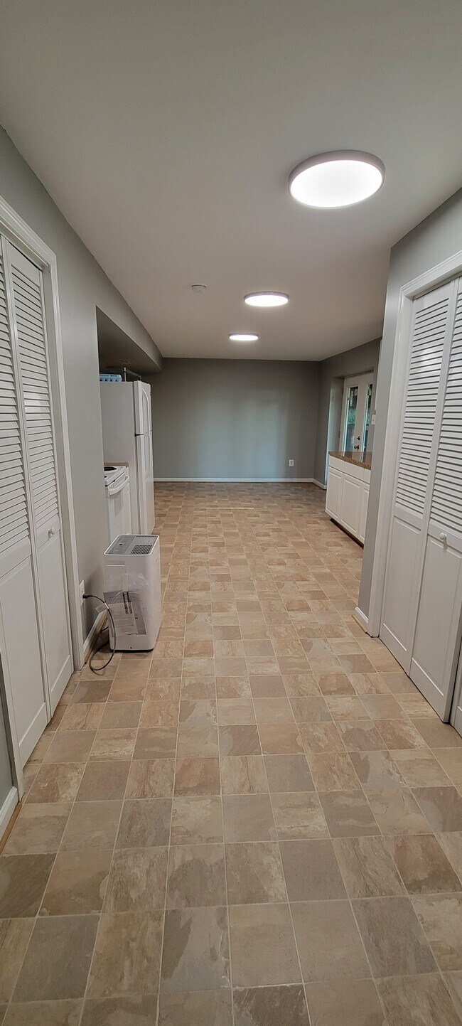 View of dining room from hallway - 32 Cashmere Ct