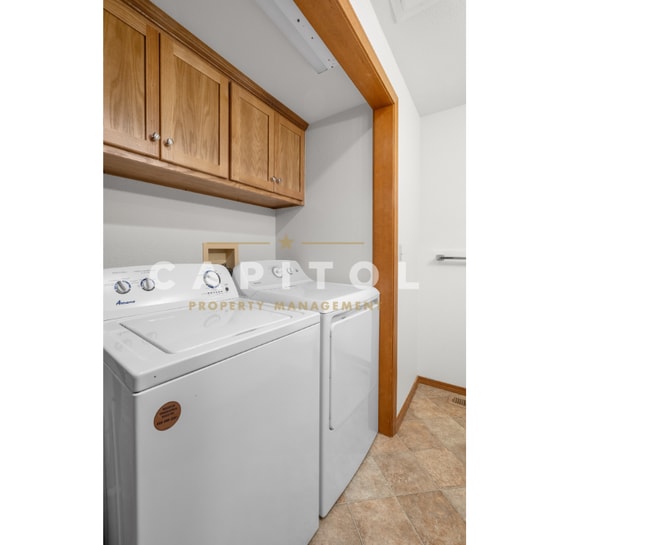 Building Photo - 1402 5th Ave SW