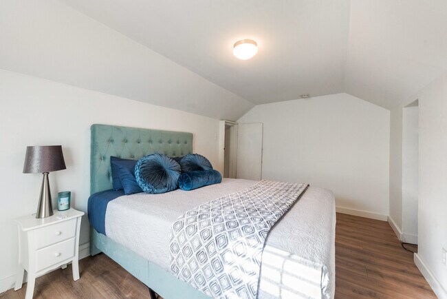 La reina ha sido la segunda historia - 709 N Pecan St