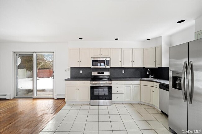 Building Photo - 24 Elderberry Rd