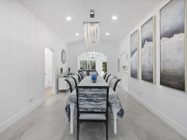 Foto del edificio - 9232 Harding Ave