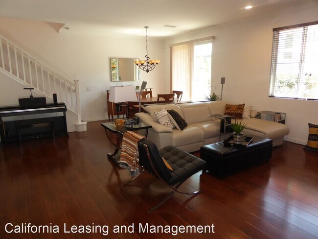 Building Photo - 3 br, 2.5 bath House - 28371 Mirabelle Lane