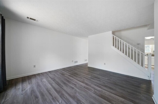 Foto del edificio - 3200 Duvall Pl NW