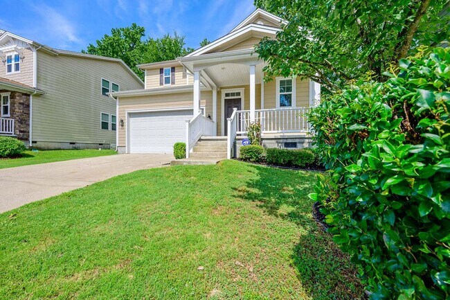 Foto del edificio - 3 Bedroom Open Concept with Enough Room fo...