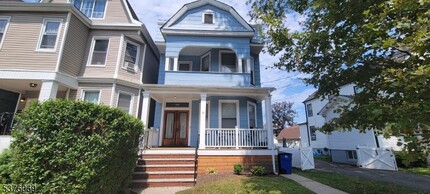 Building Photo - 34 Olive St