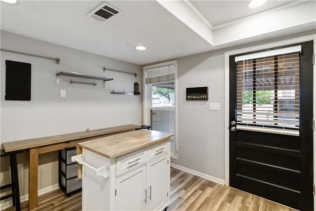 Building Photo - 694 Serramonte Dr