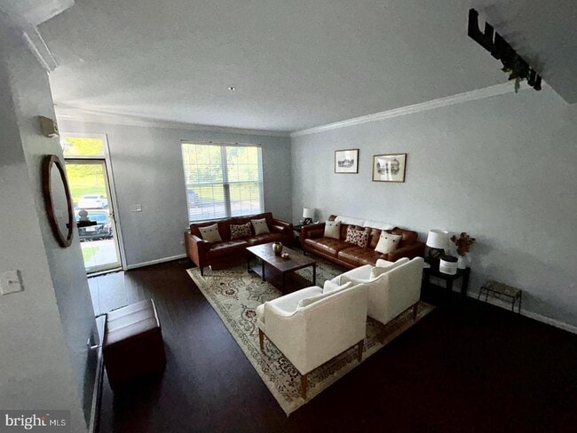 Building Photo - 318 Red Haven Ct