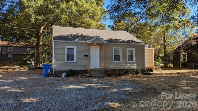 Building Photo - 156 S Sycamore St