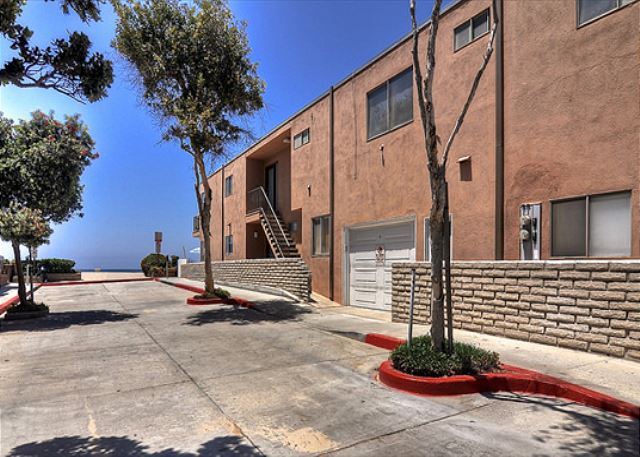 Building Photo - 5901 Seashore Dr