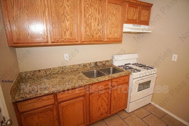 Foto del edificio - 8608 Lawson St