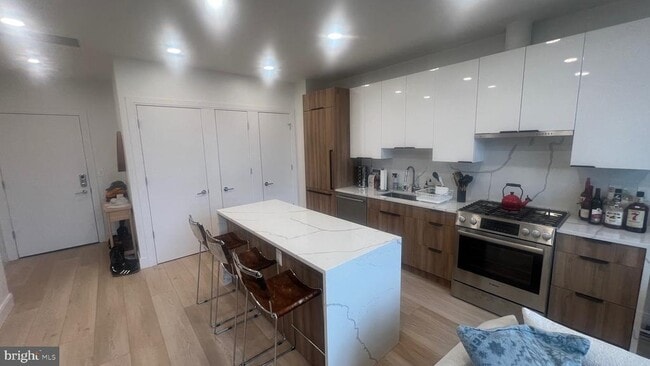 Foto del edificio - 4111 Connecticut Ave NW