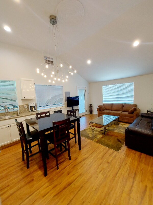 Foto del edificio - 392 W Stewart Ave