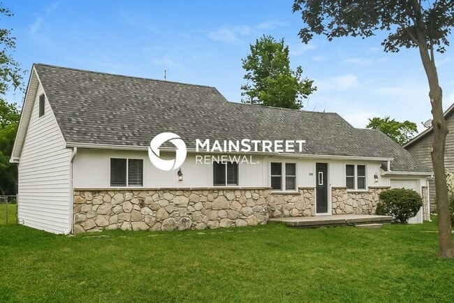 Foto del edificio - 3 Bedroom Pet-Friendly Home in INDIANAPOLI...