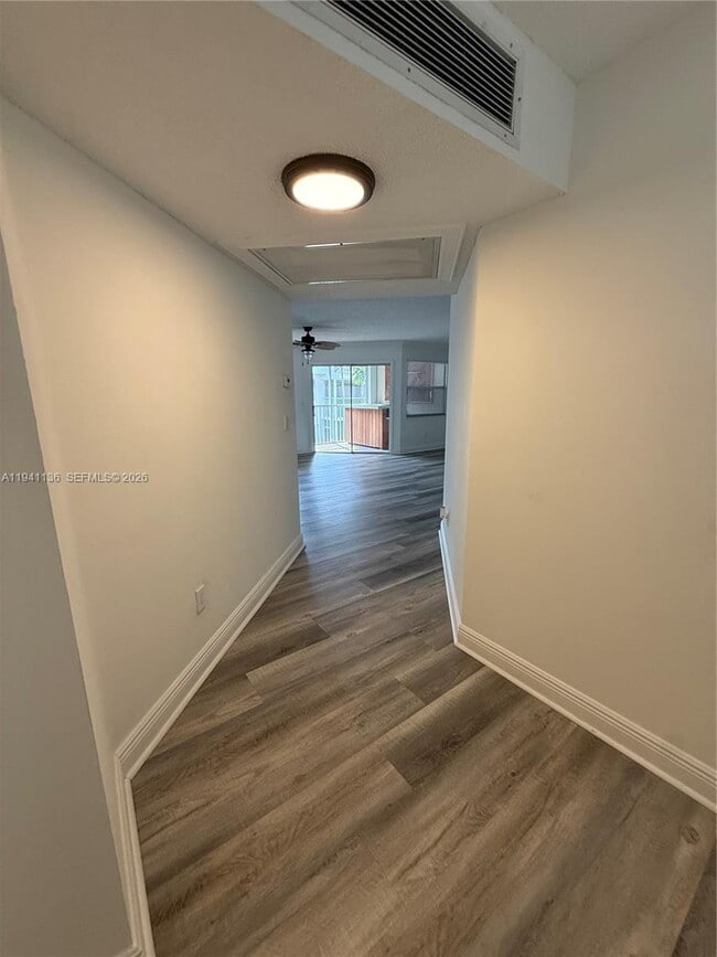 Building Photo - 2634 SE 21st Ct